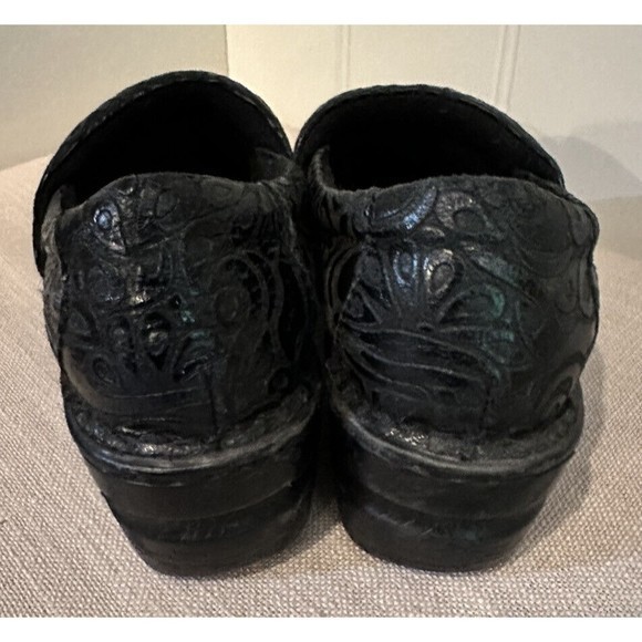 BOC Born Peggy Paisley Clog Black Embossed Leather Professional Work Shoe Sz 7.5 - Picture 3 of 6